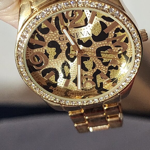 Geneva Gold Plated Link Cheetah Face Crystals Japan Mvmt Stainless Back Watch - Picture 12 of 16